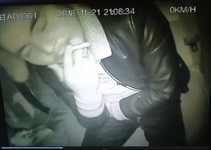 男子抽烟视频,男子抽烟瞬间捕捉
